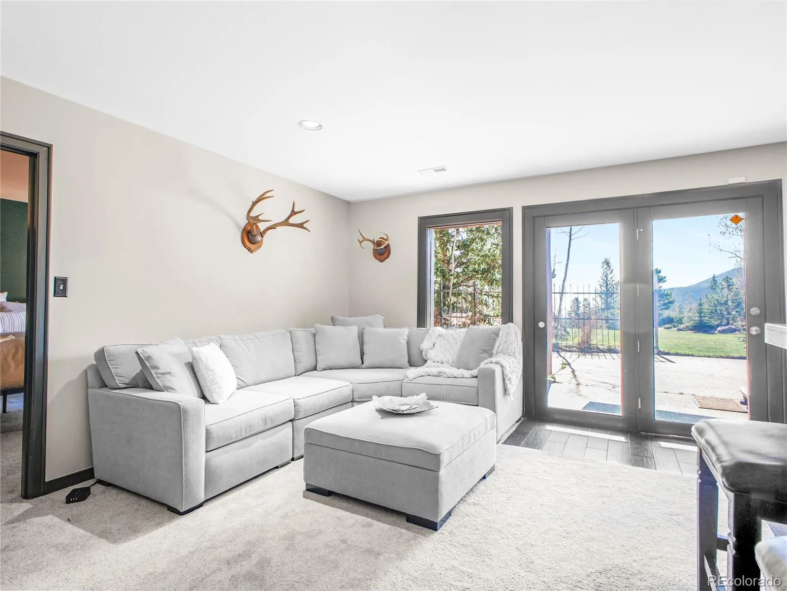 Evergreen, Colorado 80439, United States, 3 Bedrooms Bedrooms, ,3 BathroomsBathrooms,Residential,Active,119243