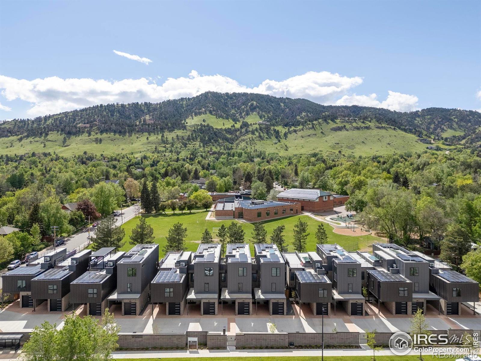 3319 Broadway Street