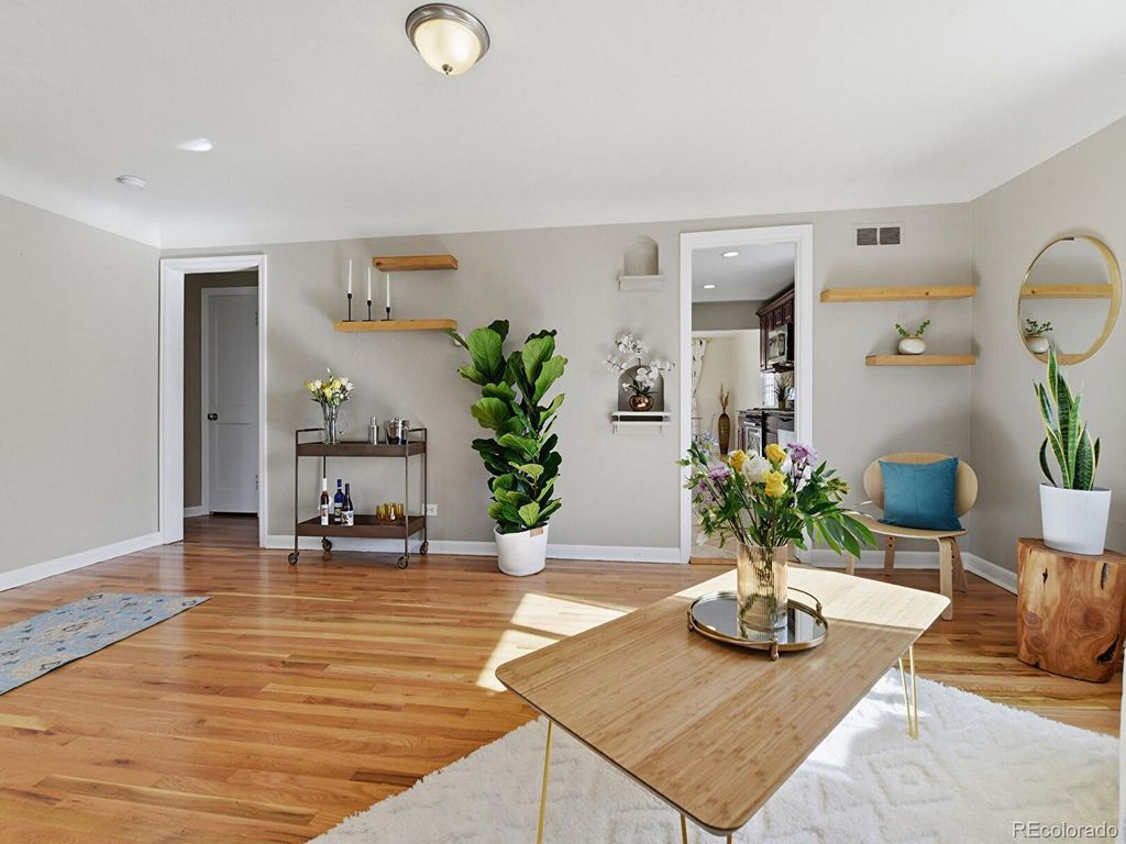 Photo of 2870 Ivanhoe Street, Denver, CO 80207 (MLS # 1995681)