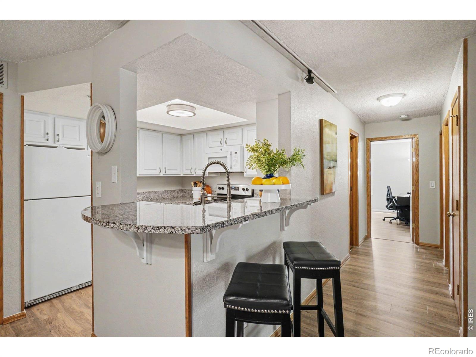2800 Sundown Lane 106