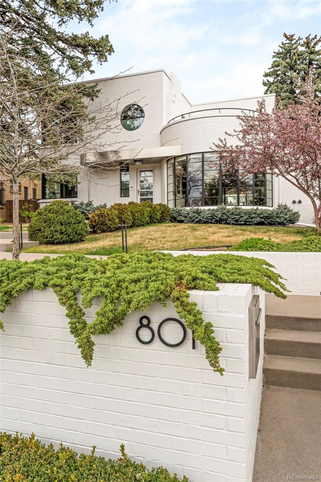 Photo of 801 S Ellipse Way, Denver, CO 80209 (MLS # 8912194)