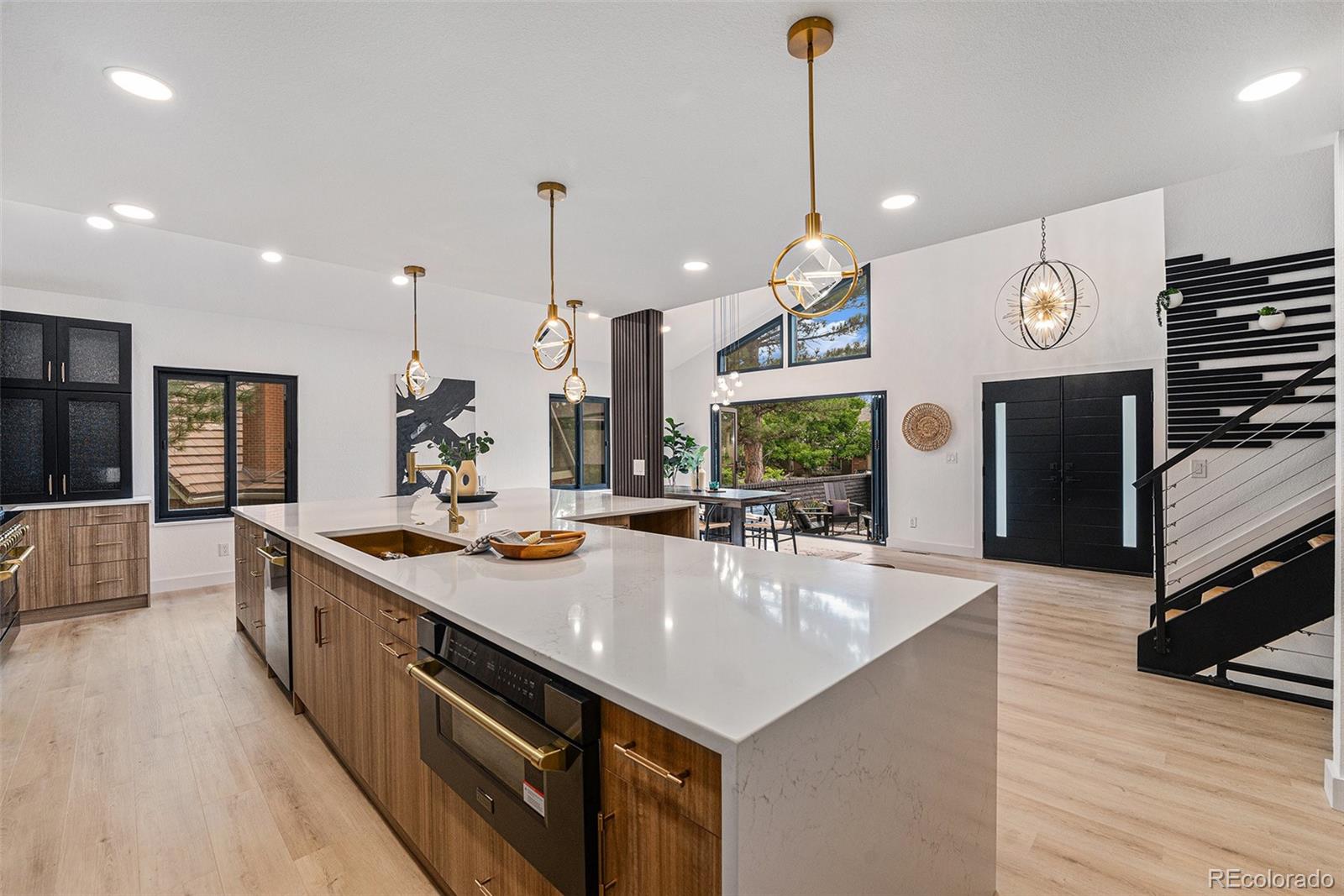118 S Eldridge Way