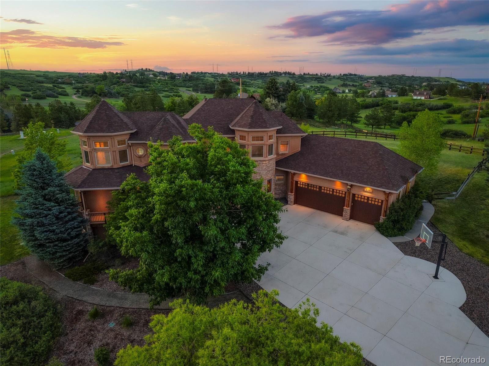 387 Crossing Circle
