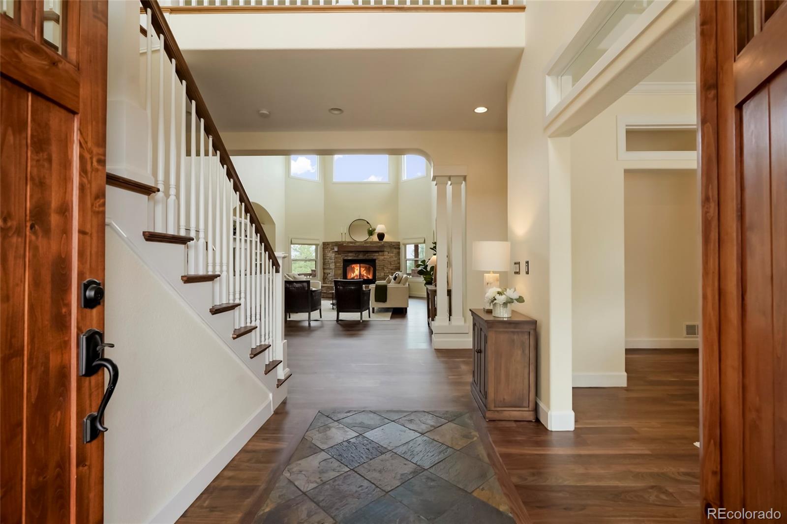 387 Crossing Circle