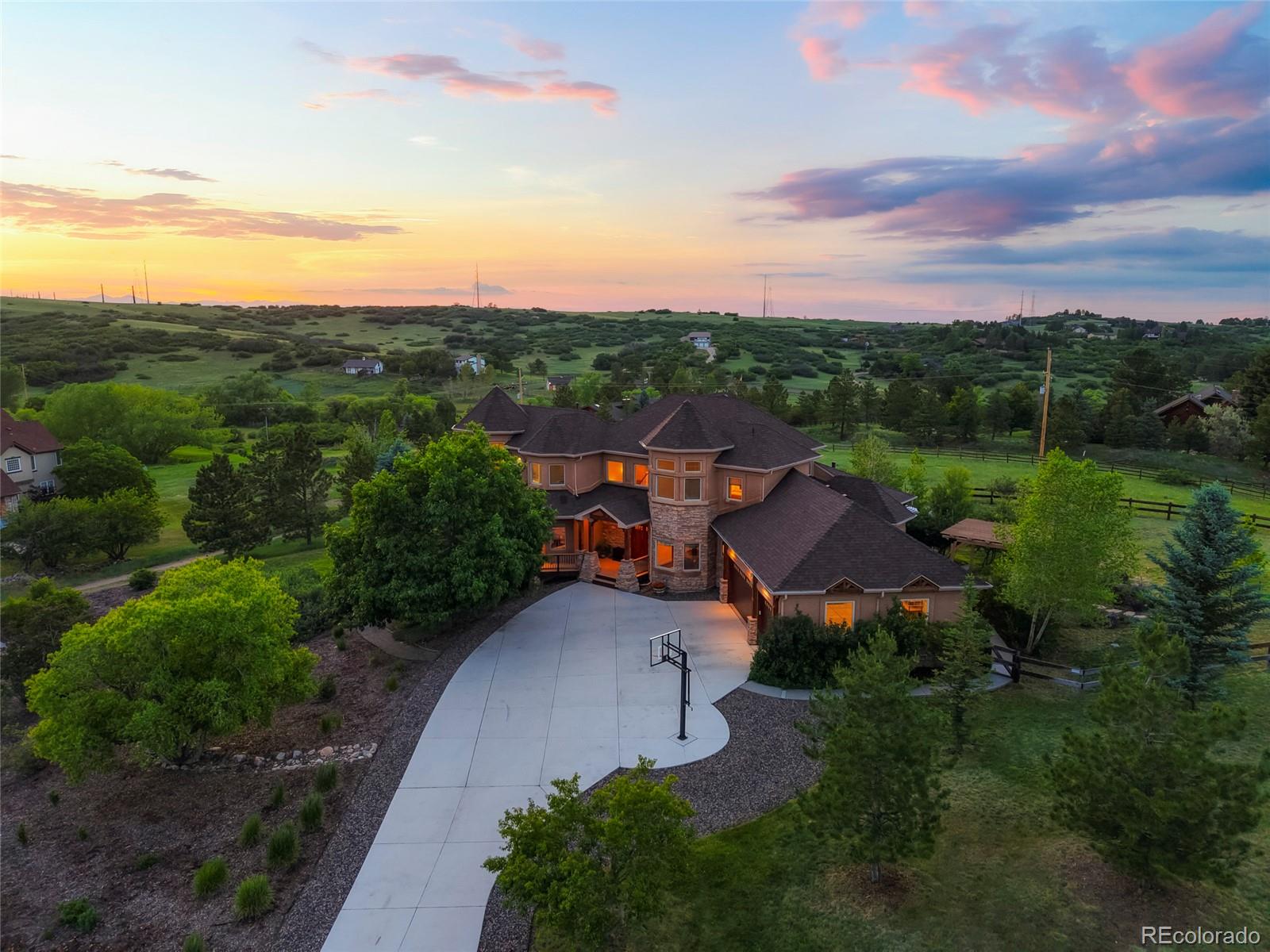 387 Crossing Circle