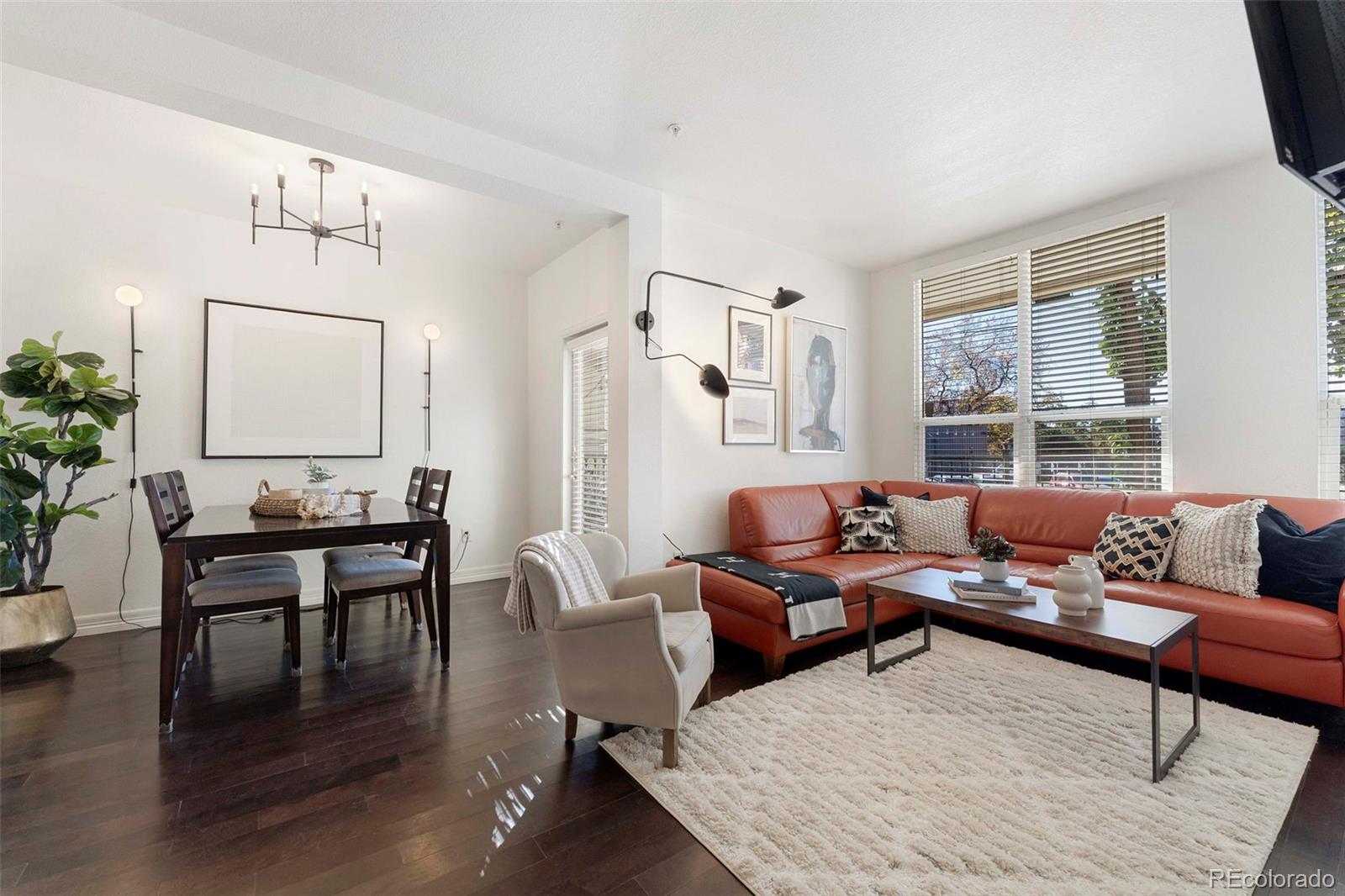 1521 Vine Street 107