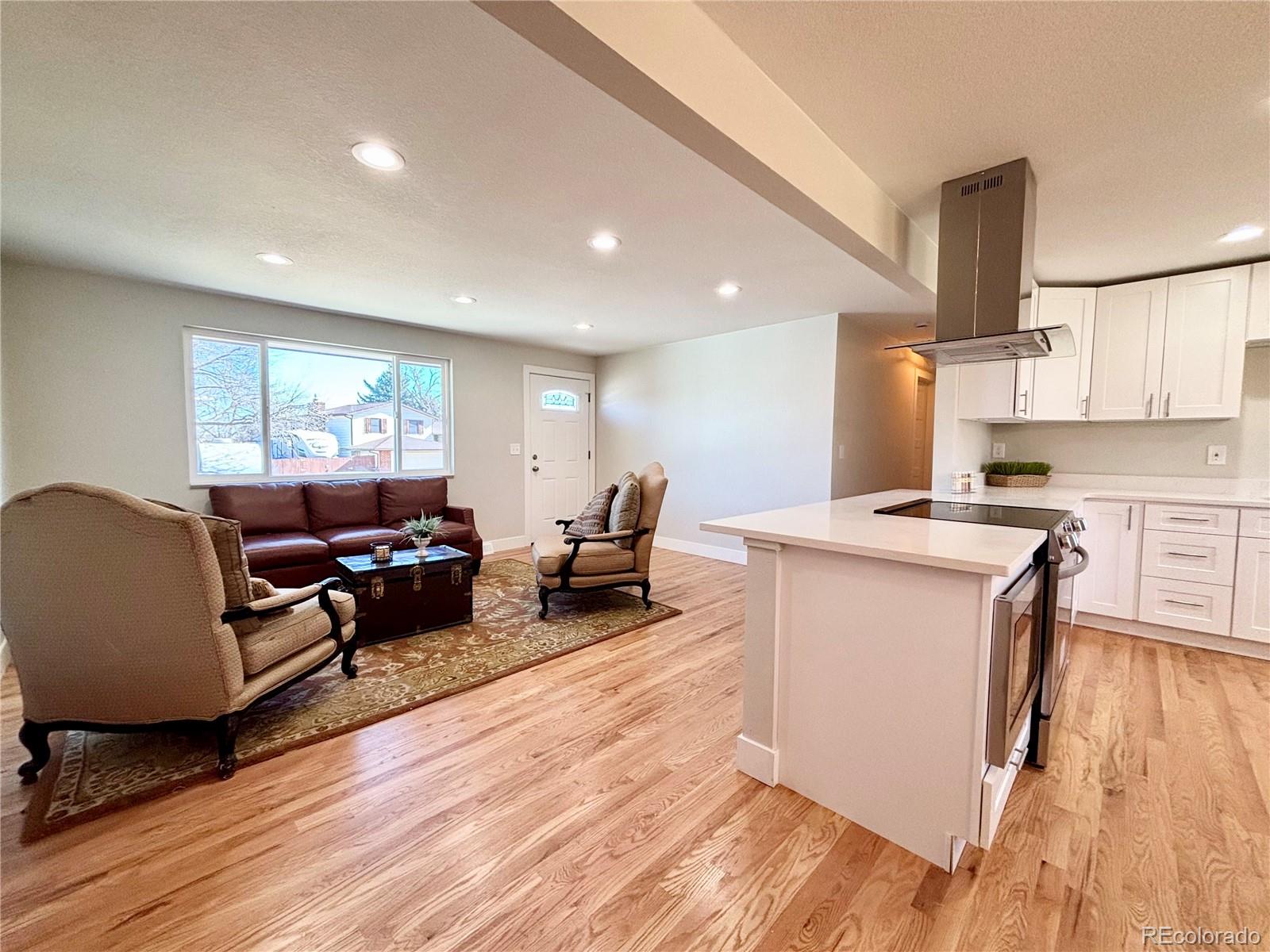 7629 S Fenton Street