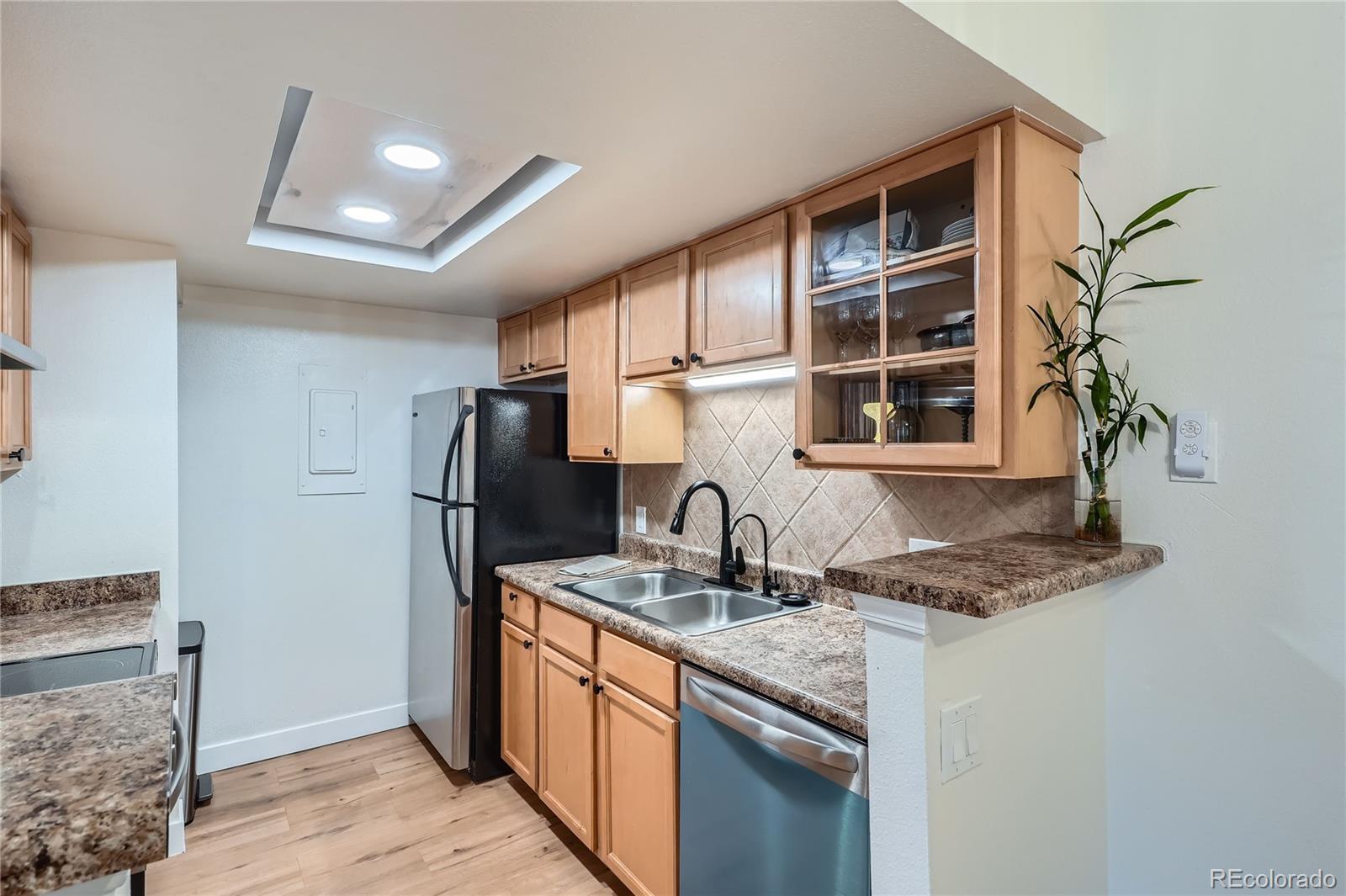 8335 Fairmount Drive 11-203