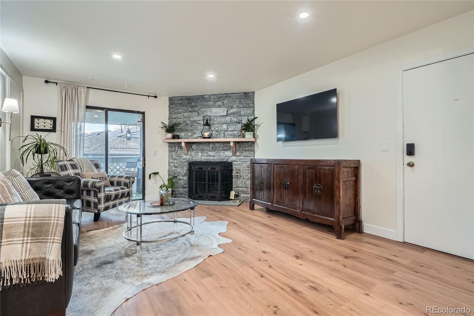 8335 Fairmount Drive 11-203