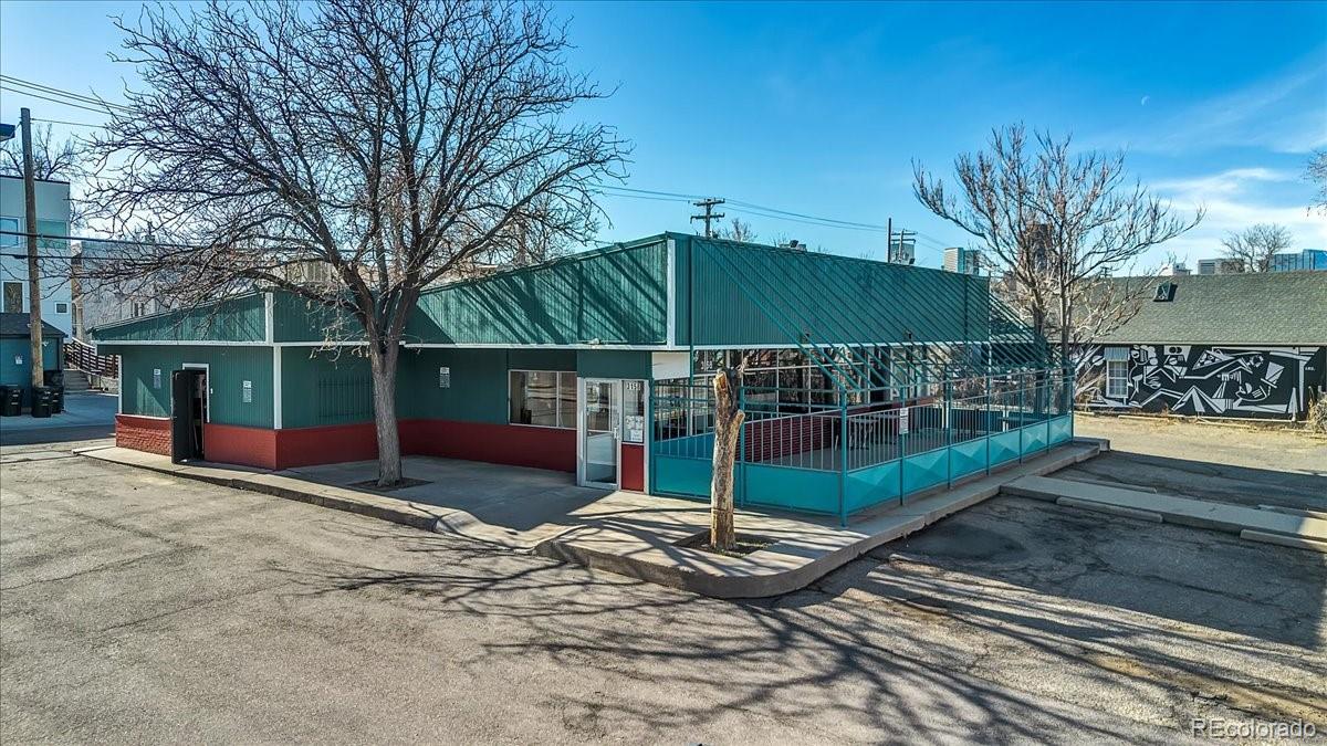 3158 Larimer Street