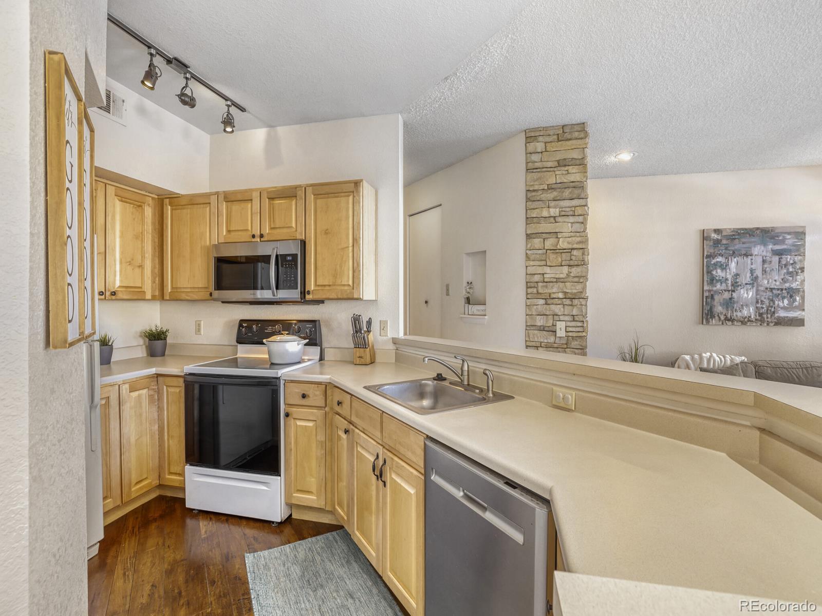 6001 S Yosemite Street C207