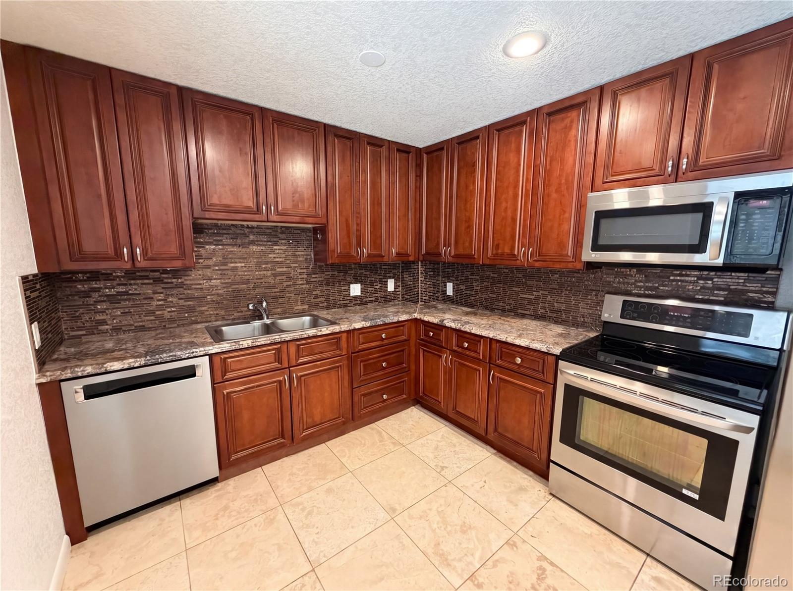 5421 Raritan Way