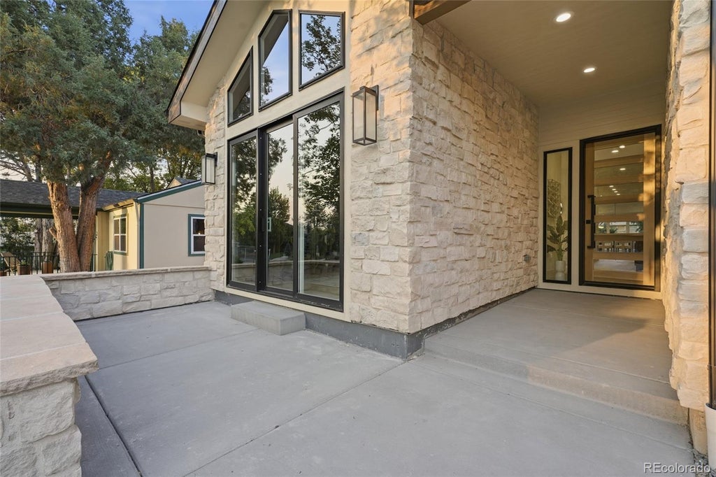 Photo of 2934 S Bellaire Street, Denver, CO 80222 (MLS # 2814290)