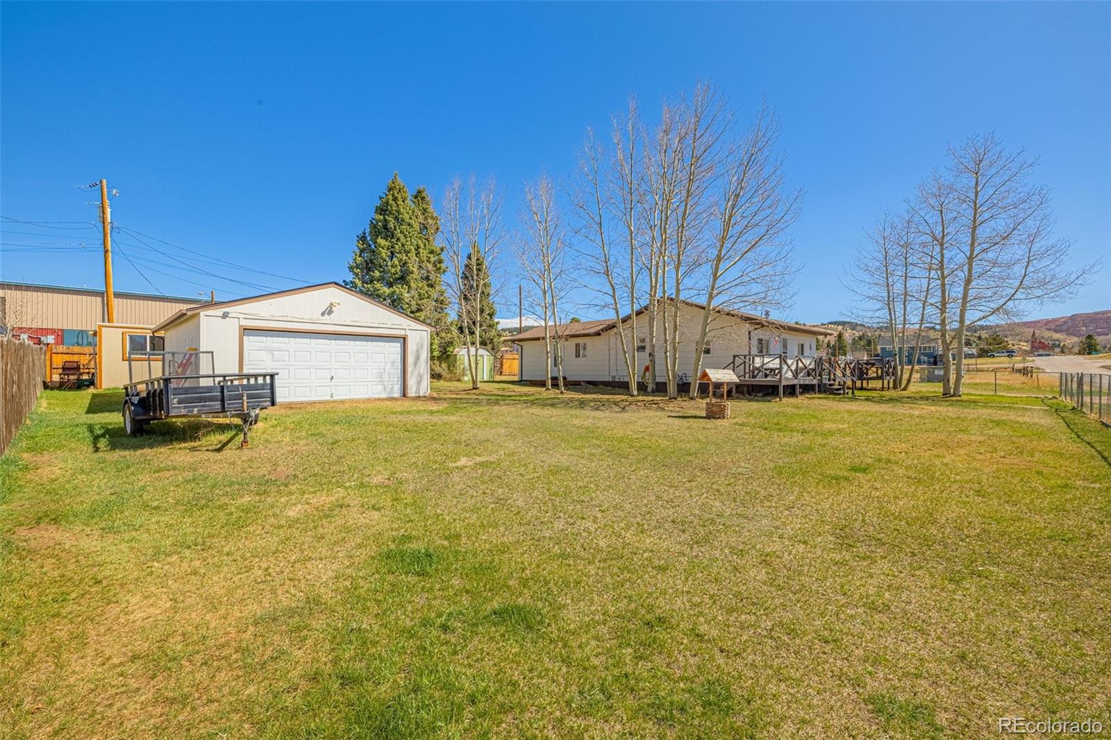 223 W Golden Avenue