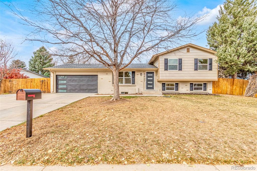 Photo of 6437 W Arbor Drive, Littleton, CO 80123 (MLS # 9175571)