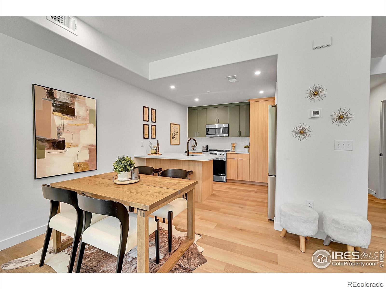 771 E County Line Road