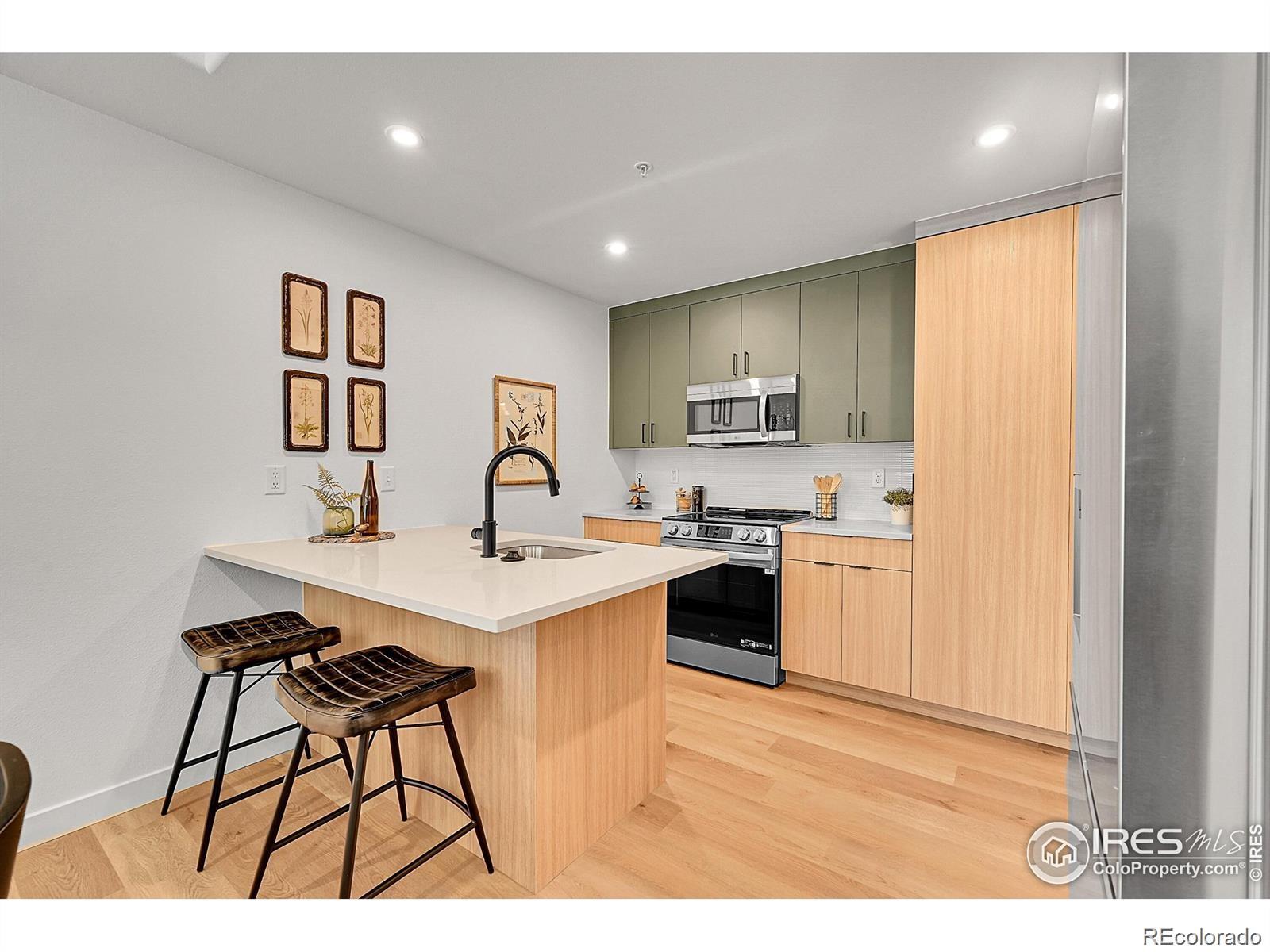 771 E County Line Road