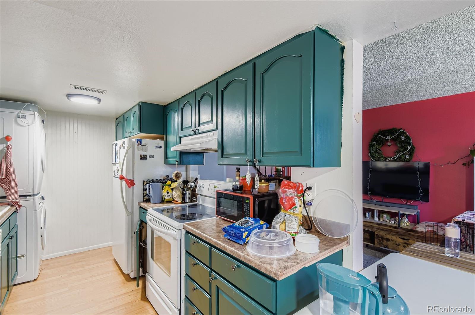 3354 S Flower Street 67