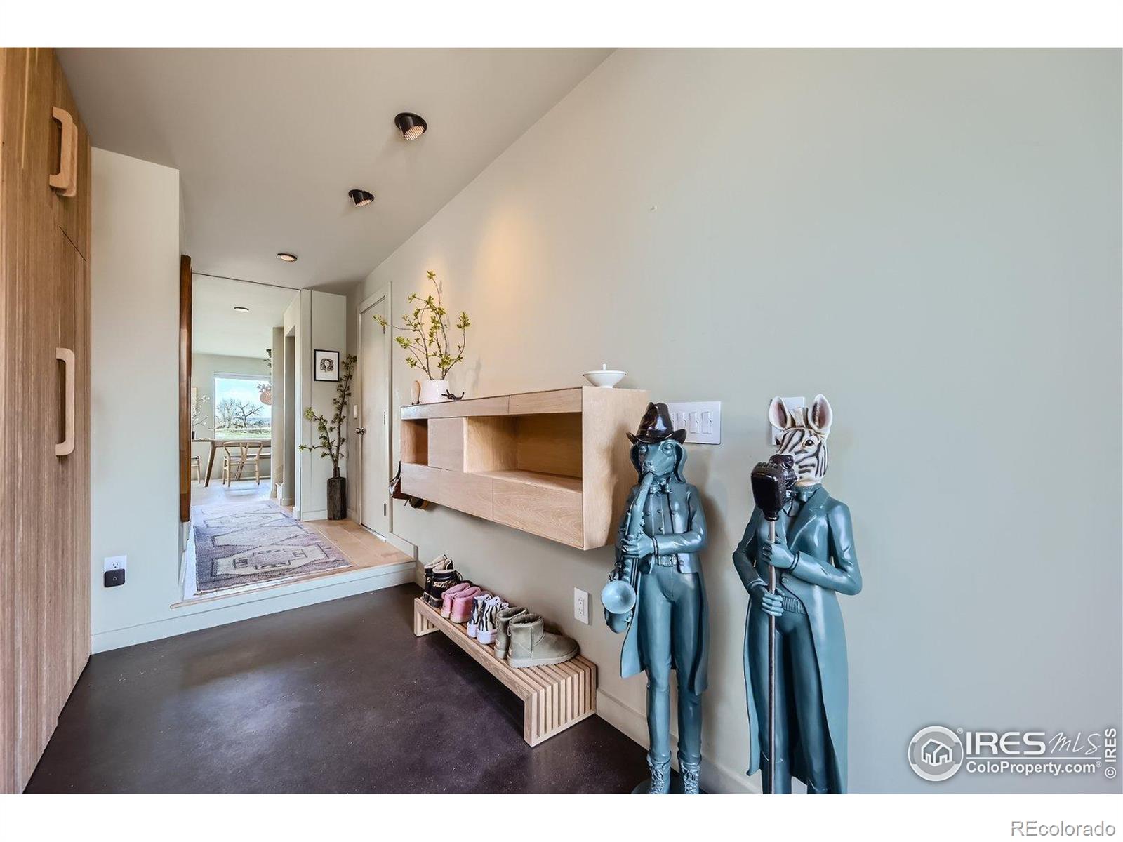 456 W Sycamore Court