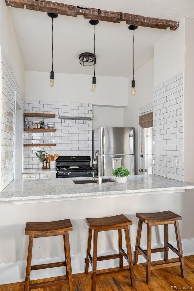 1640 N Downing Street 104