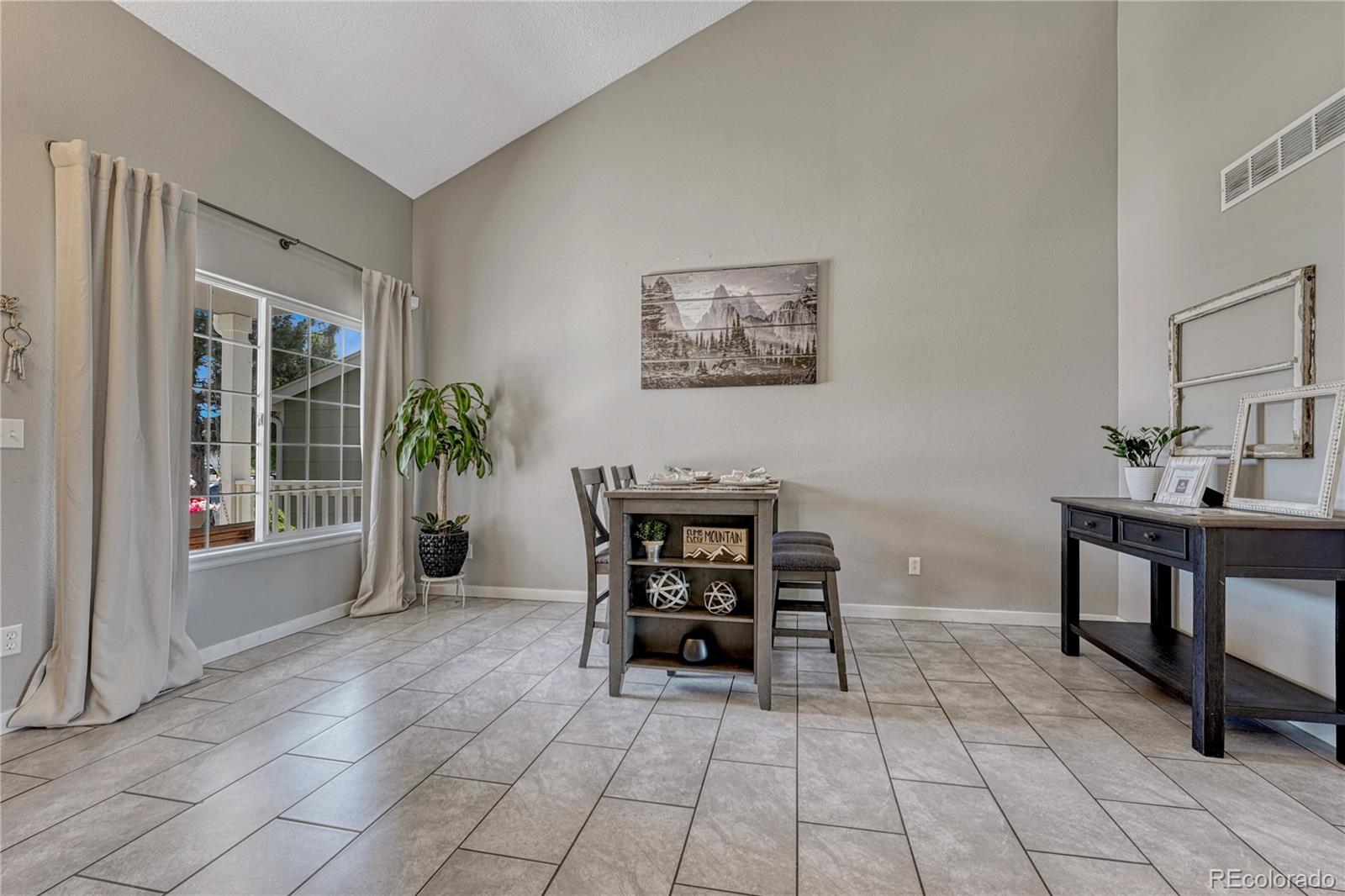 3689 Primrose Lane