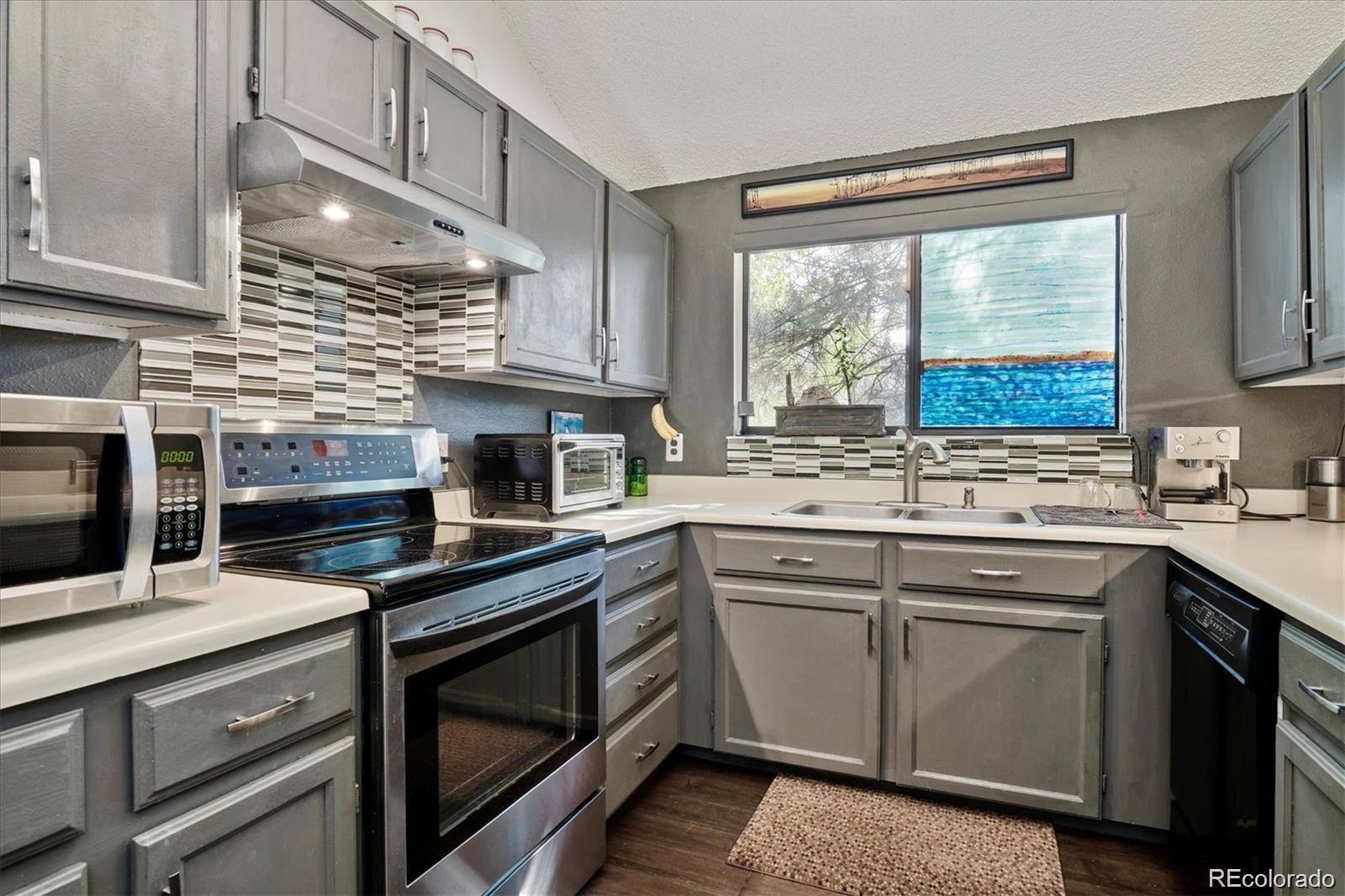 220 Wright Street 302, Lakewood, CO, 80228 1 220 Wright Street 302