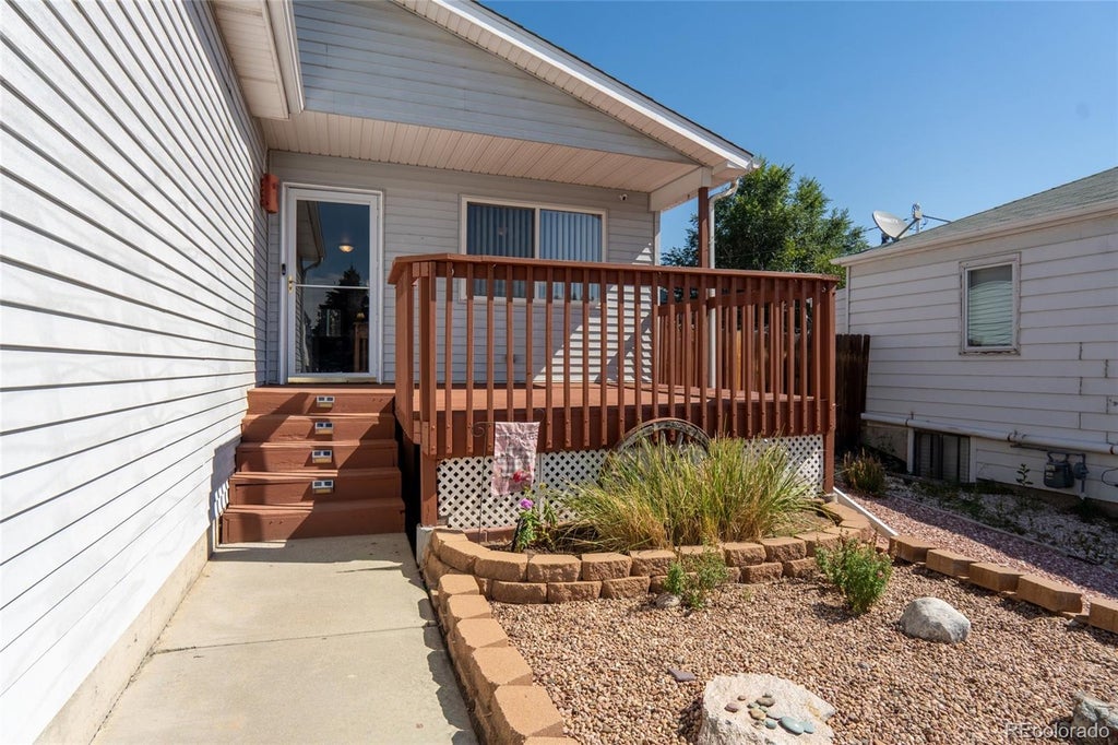 Photo of 2339 W Hillside Avenue, Englewood, CO 80110 (MLS # 2486663)