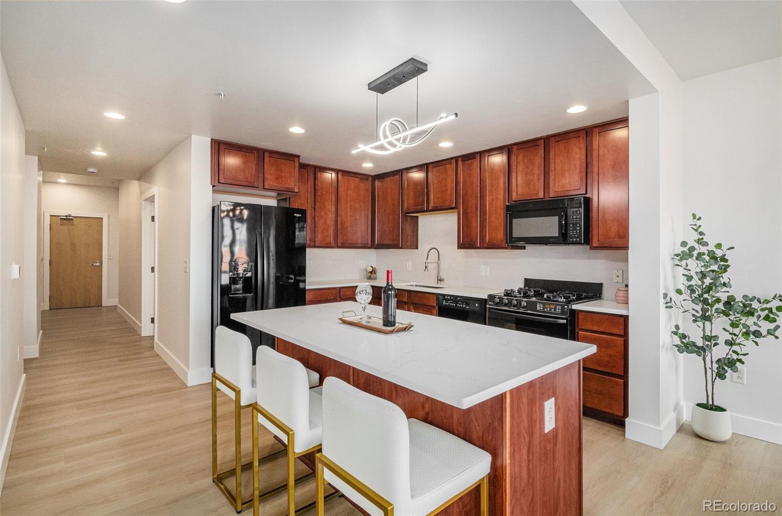 1630 N Clarkson Street 504