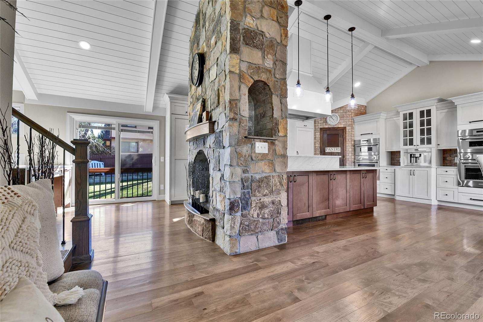 7704 S Pontiac Court