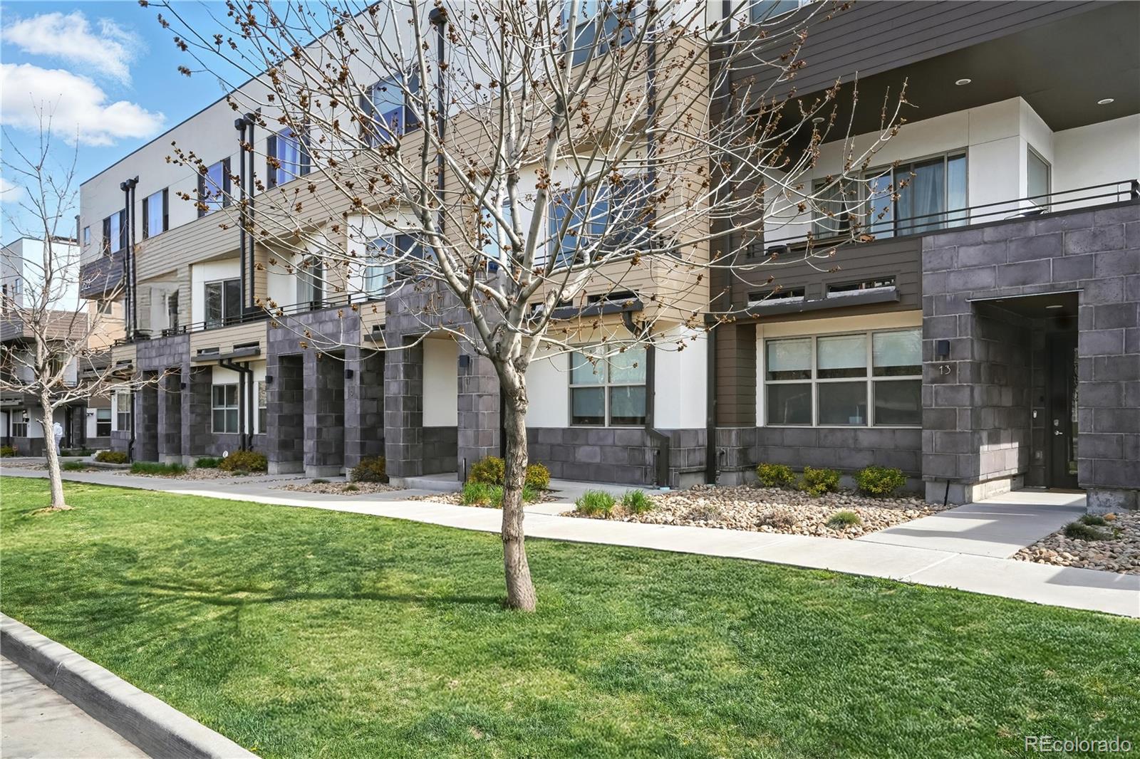 2622 W 24th Avenue 14