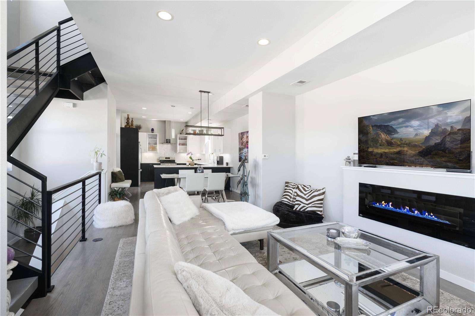 2622 W 24th Avenue 14