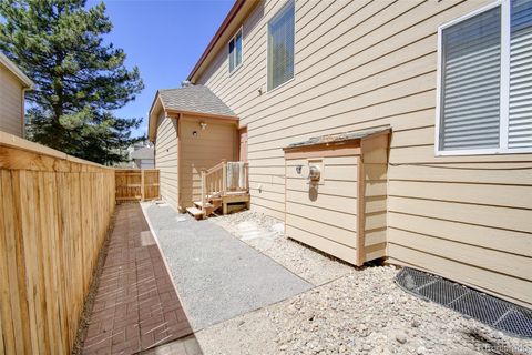 Single Family Residence in Highlands Ranch CO 2871 Clairton Drive 32.jpg