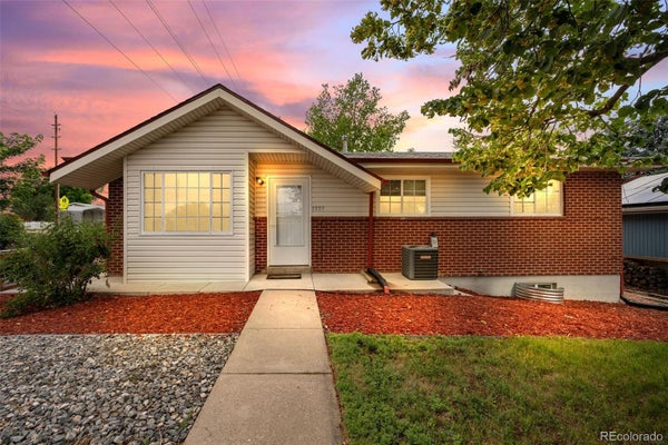 1005 MOSS ST, GOLDEN, CO 80401 - Image f8e769fe8ab2e7f51ef4e1eae05d6573/1436255105