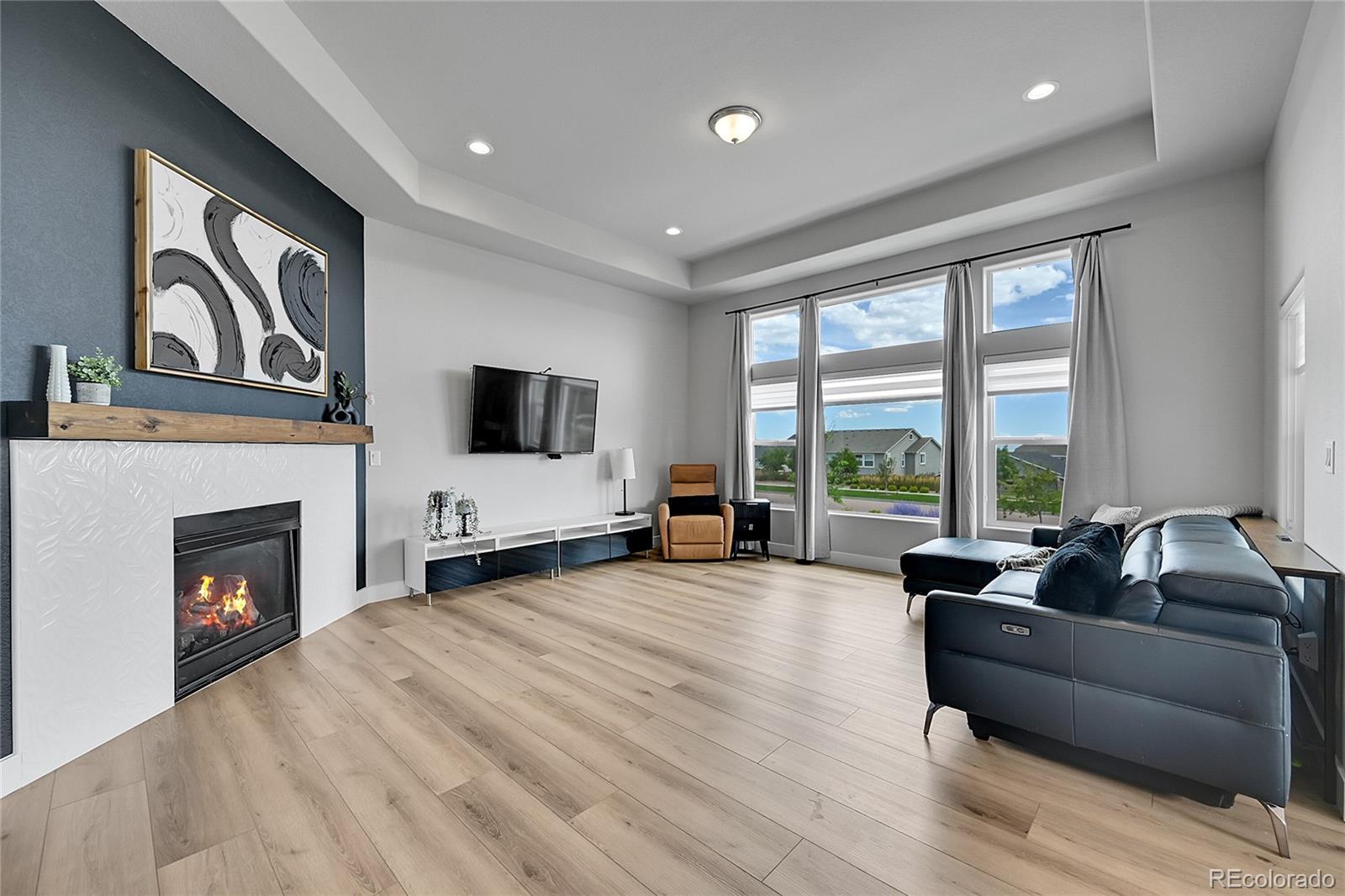 6373 Deco Drive