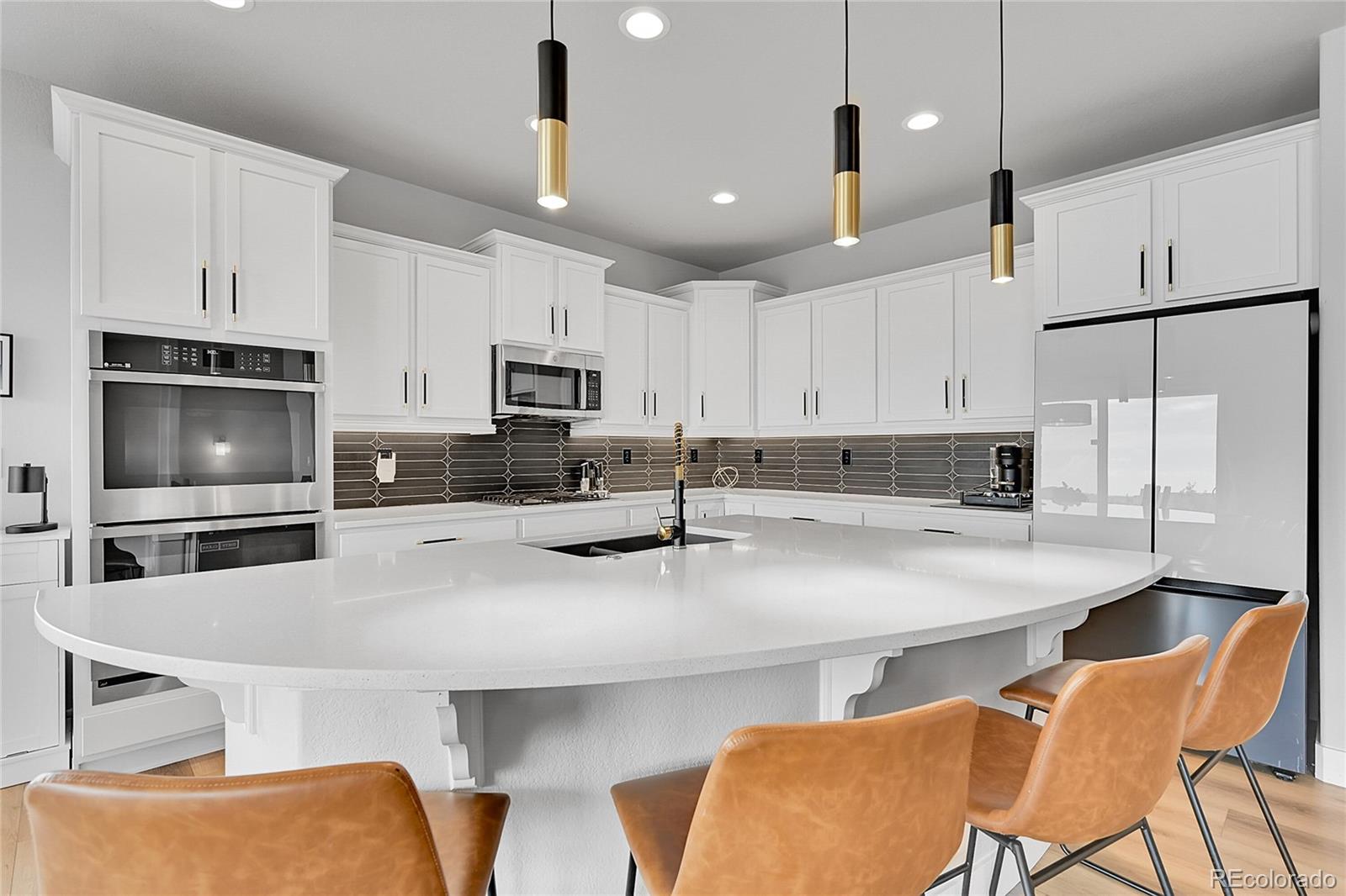 6373 Deco Drive
