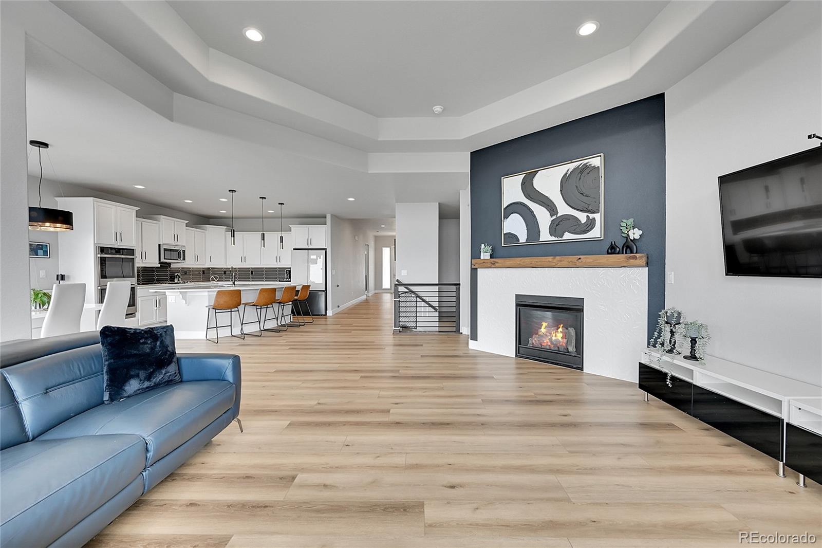 6373 Deco Drive