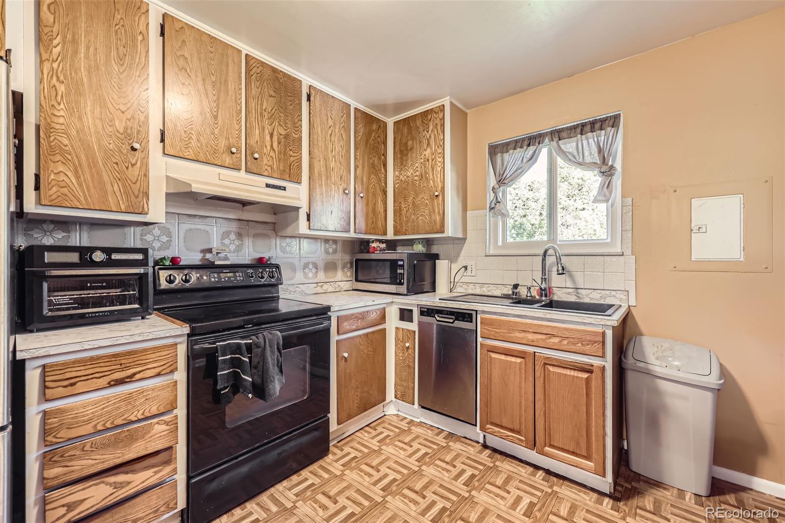 11816 Spring Drive, Northglenn, CO, 80233 2 11816 Spring Drive