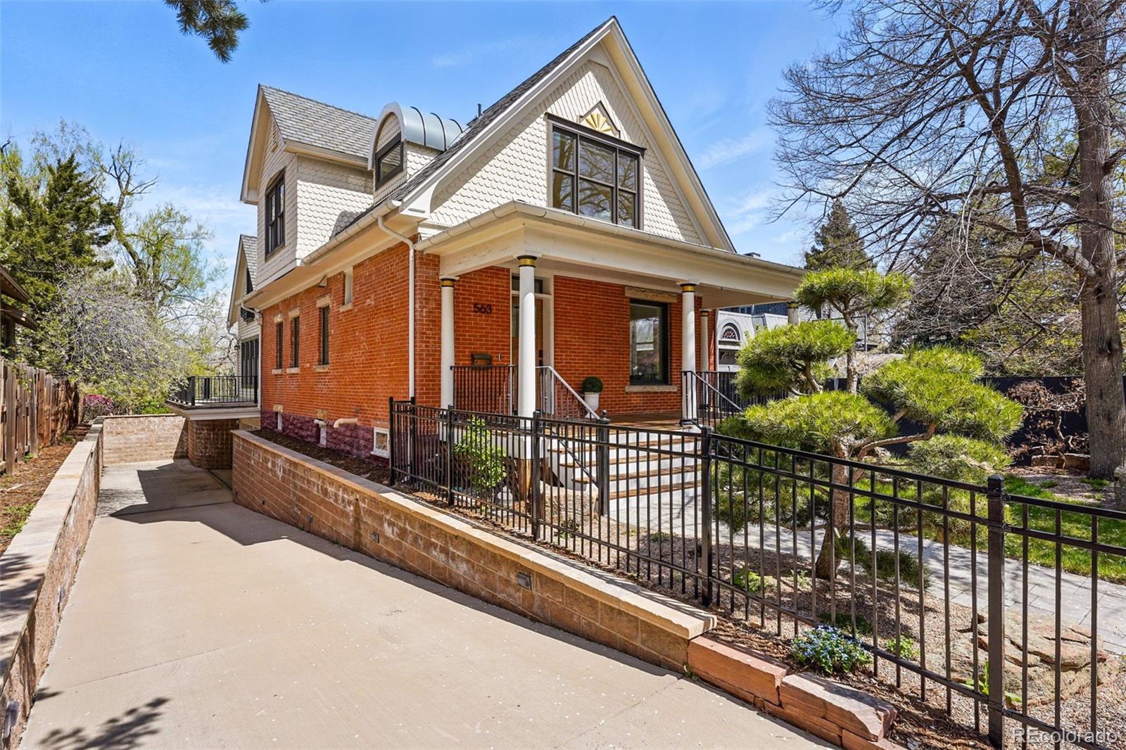 563 Arapahoe Avenue