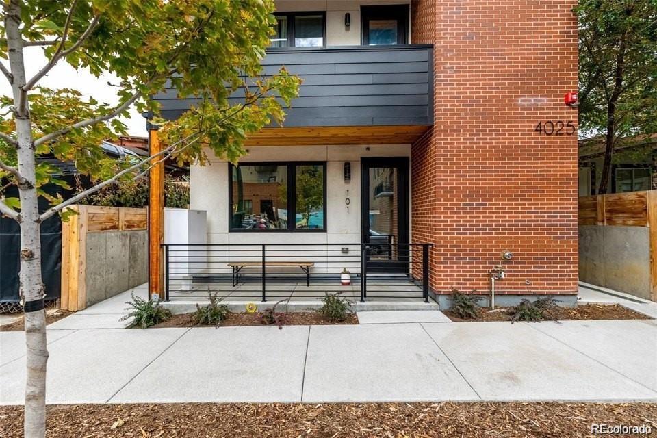 4025 Jason Street 101