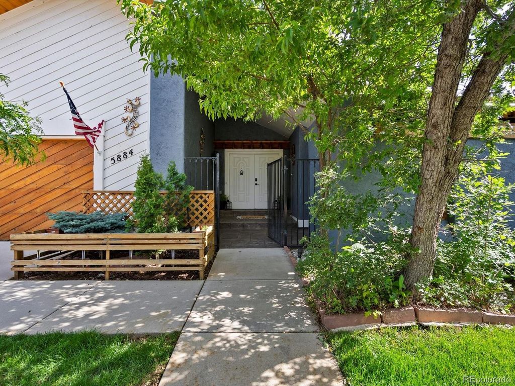 Photo of 5884 S Hanover Way, Greenwood Village, CO 80111 (MLS # 7873533)