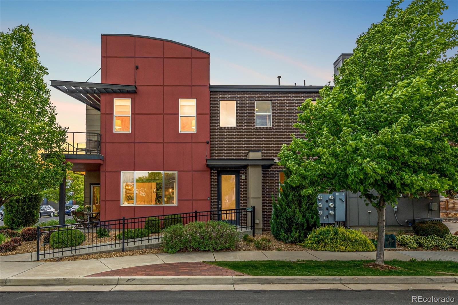 2110 W 67th Place