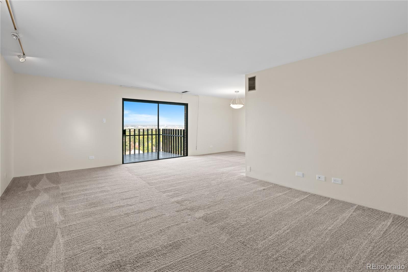 480 S Marion Parkway 1403