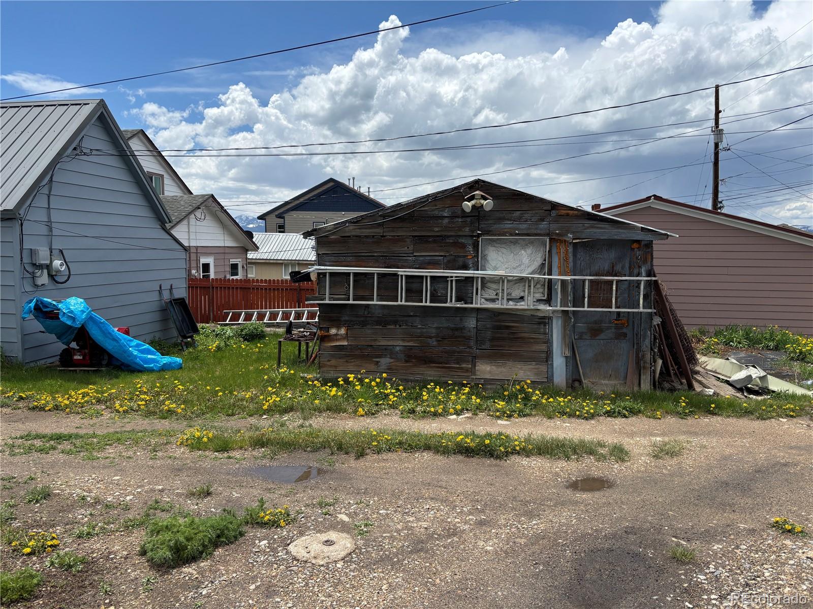402 E 10th Street
