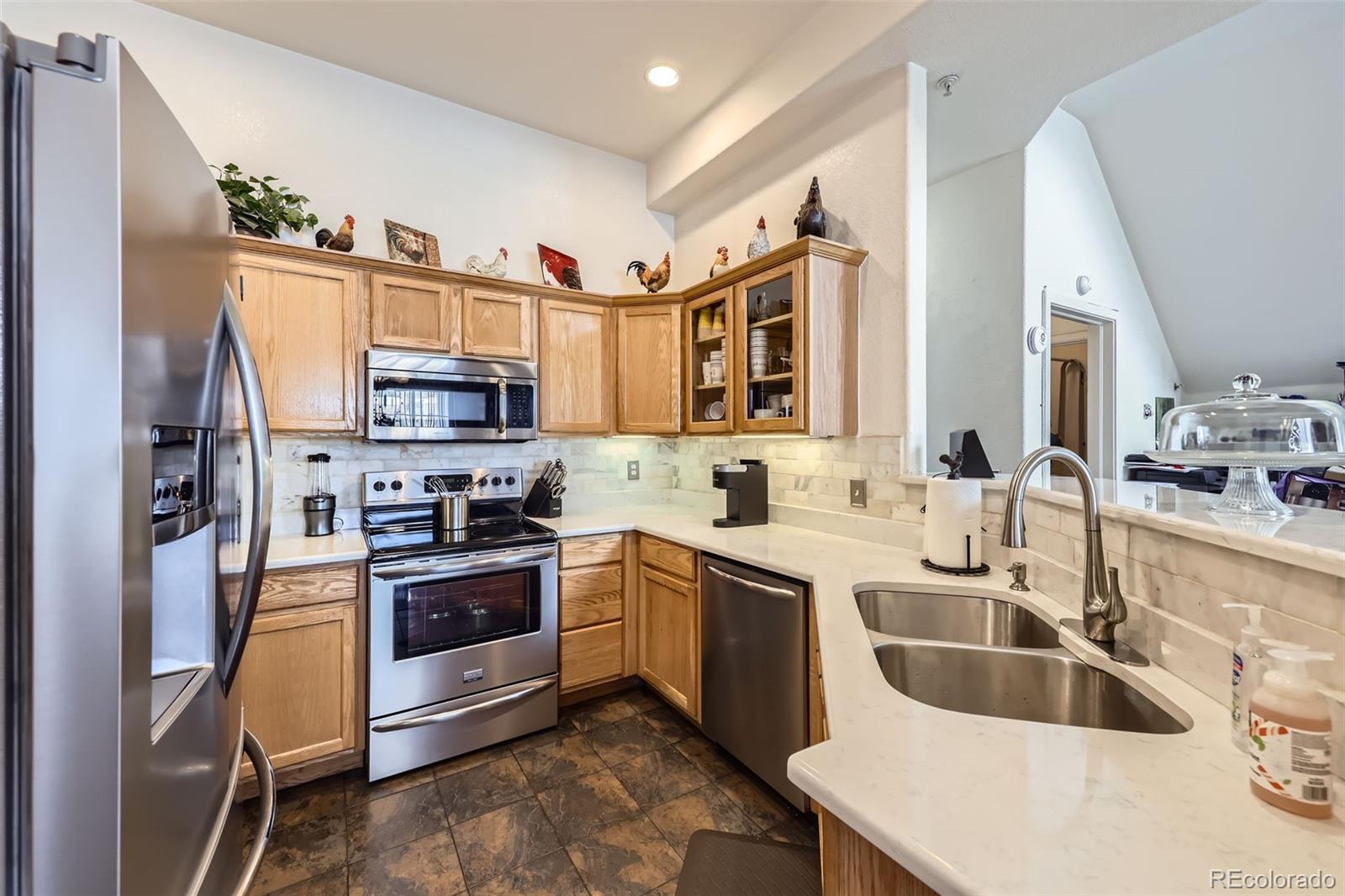 8944 Fox Drive 6-103, Denver, CO, 80260 4 8944 Fox Drive 6-103