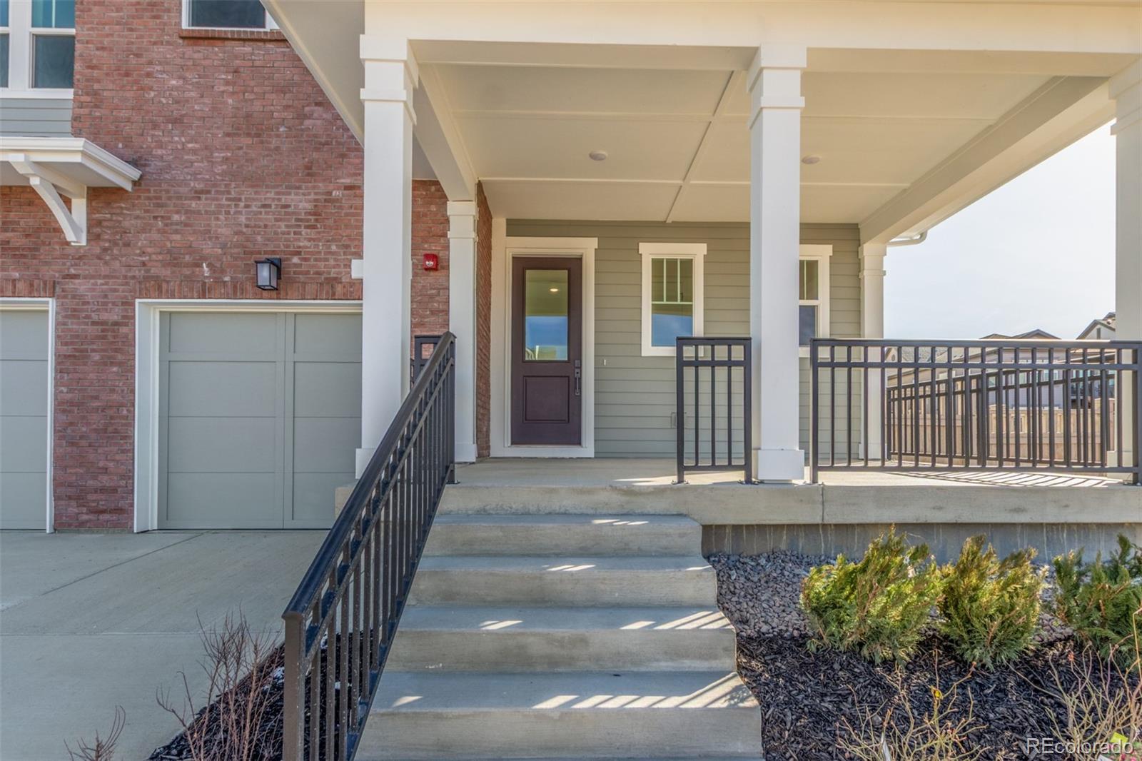 1590 Chestnut Avenue