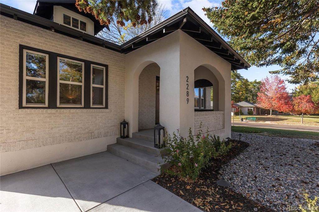 Photo of 2289 N Glencoe Street, Denver, CO 80207 (MLS # 9365585)
