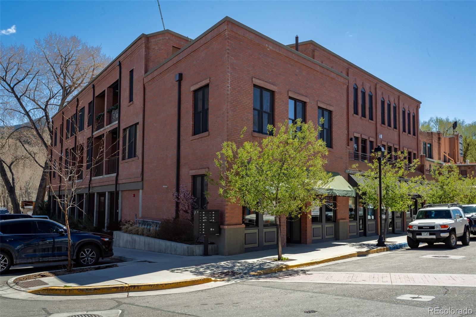130 W Sackett Avenue K