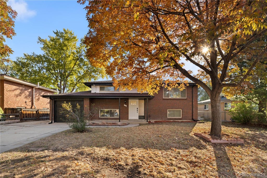 Photo of 860 Newcombe Street, Lakewood, CO 80215 (MLS # 5313719)