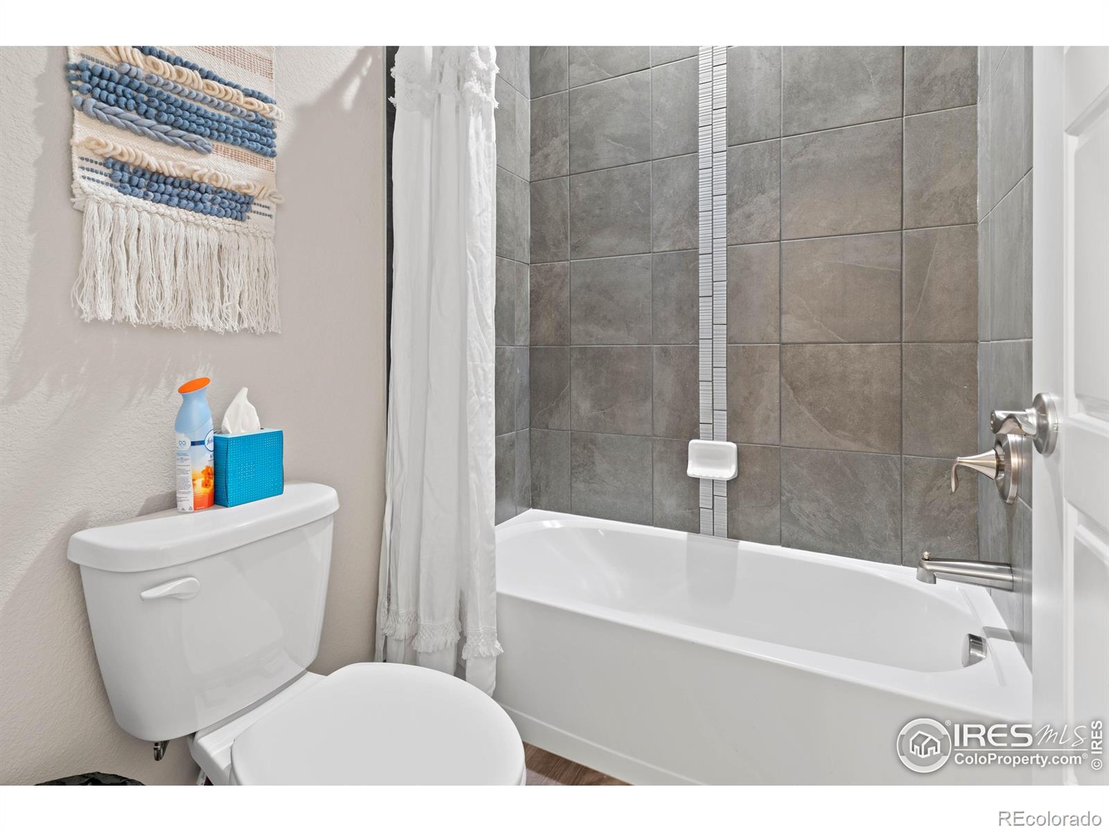 Photo 6 of 32 of 947 Ouzel Falls Road house