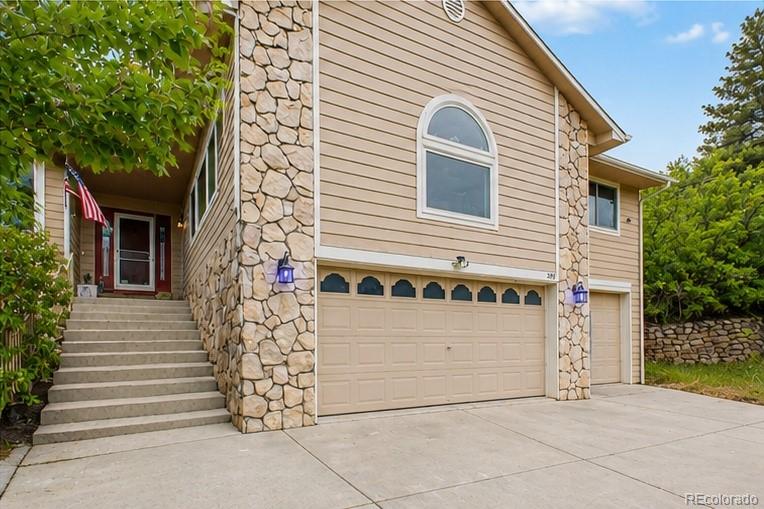 395 Dawson Court